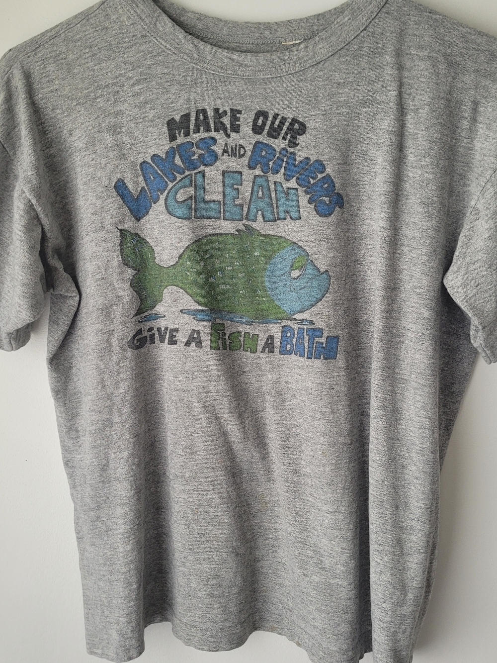 Vintage Gray Graphic Tee "Make Our Lakes and Rivers Clean" Size OS